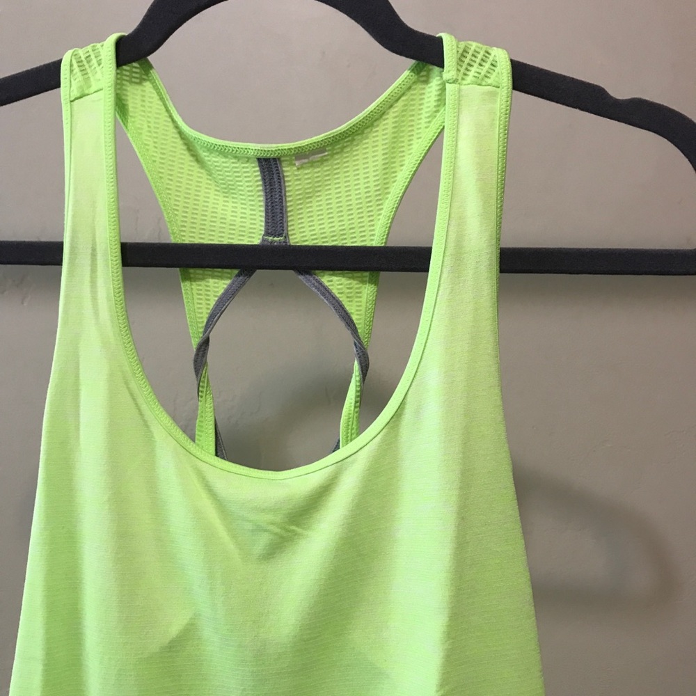 UNDER ARMOUR | Neon Active Tank Top